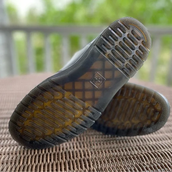 Black Leather Chelsea Boots - Picture 4 of 10